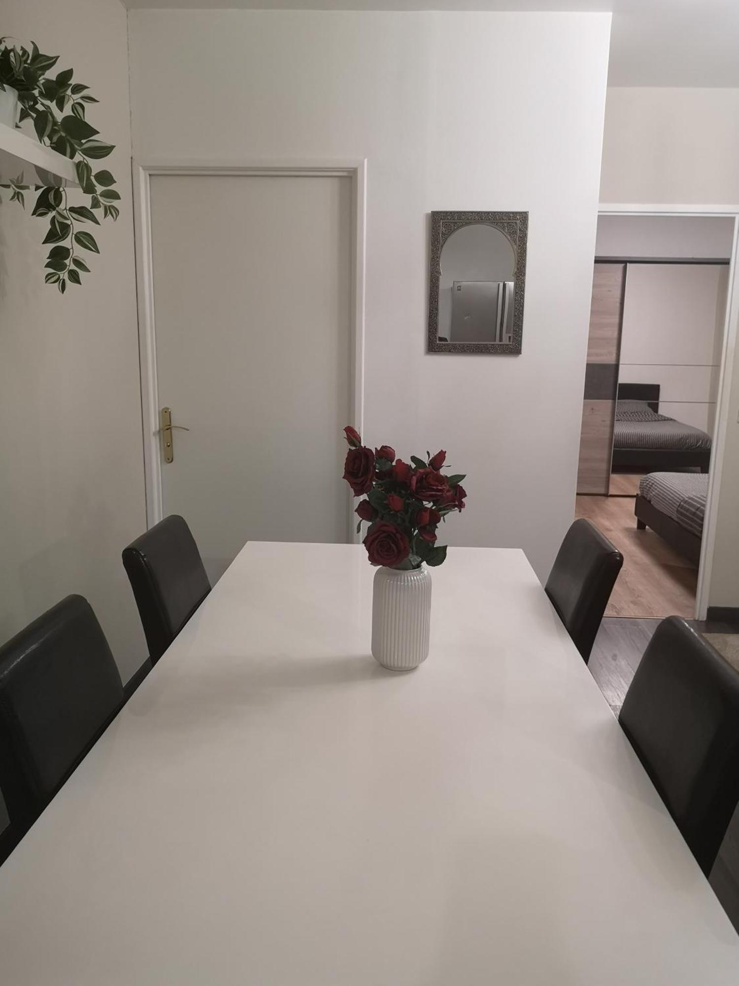 Apartment Grand T2 Avec Jardin Et Parking Proche Paris Et